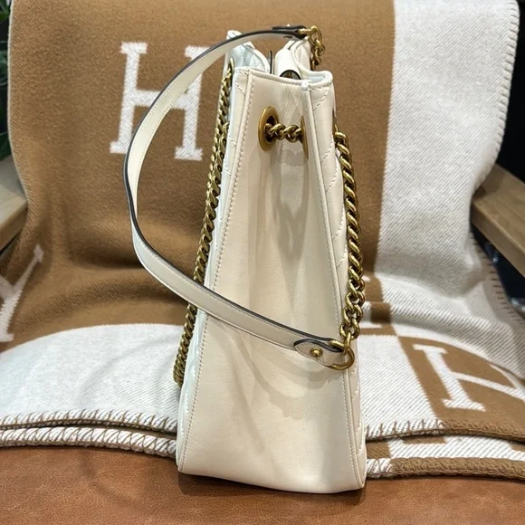 Gucci White and Gold Chevron Shoulder Bag - Picture 4 of 14